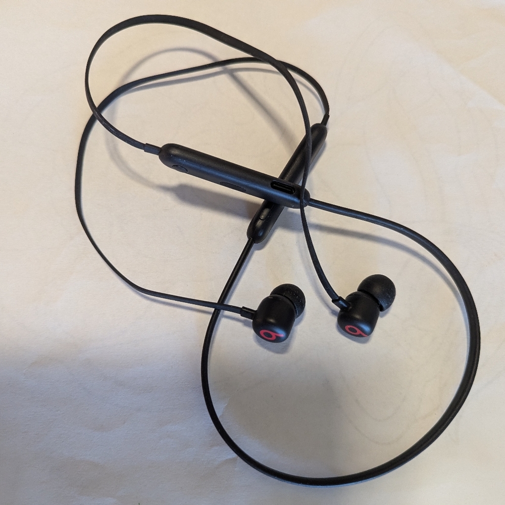 Beats flex headphones